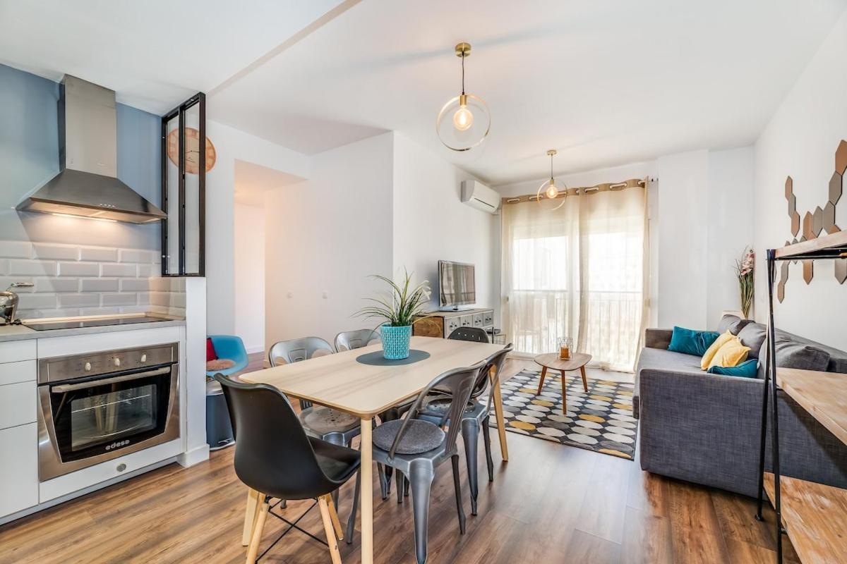 C29 - Trendy Central Apartment With Small Parking And Terrace Málaga Exteriör bild