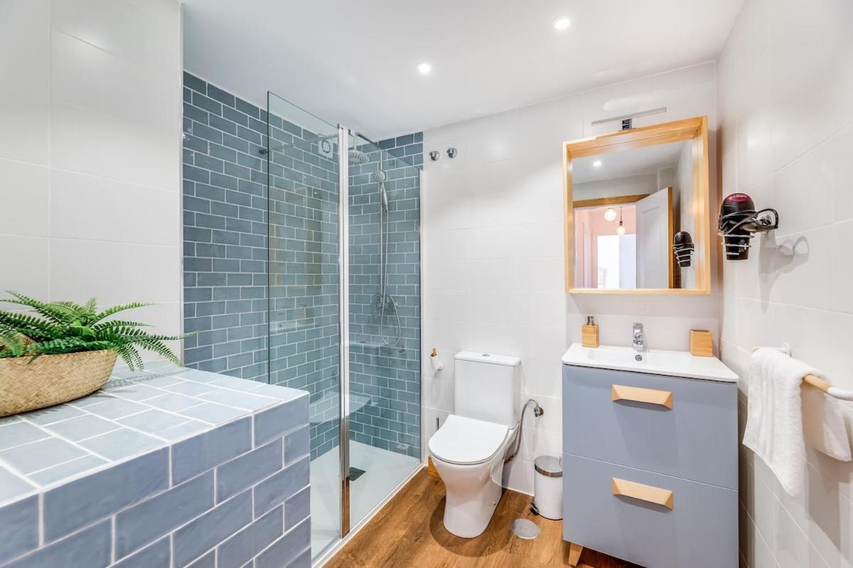 C29 - Trendy Central Apartment With Small Parking And Terrace Málaga Exteriör bild